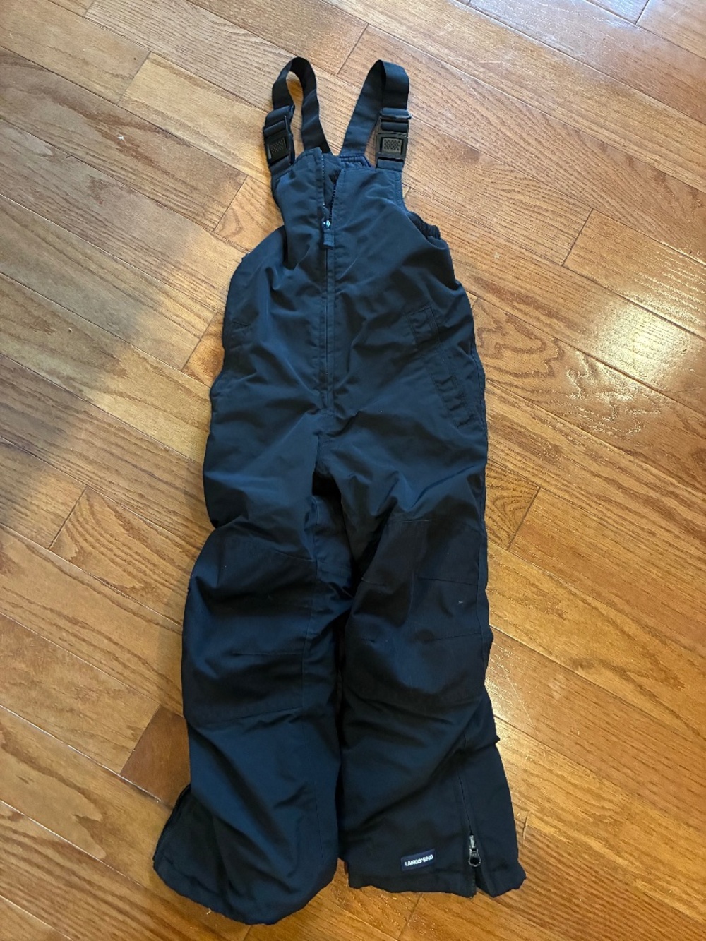 Black snow pants